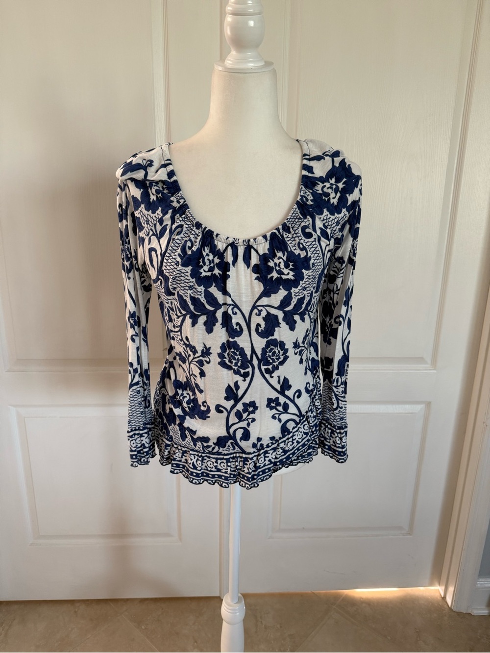 INC International Concepts Navy and White Floral Scoop Neck Long Sleeve Top